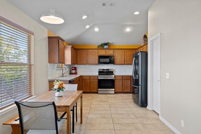752 Atlantis, Kyle, TX 78640