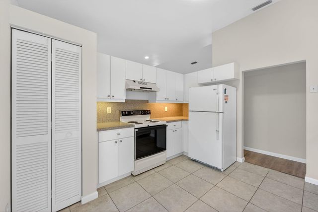 9549 NW 9th Court, Plantation, FL 33324