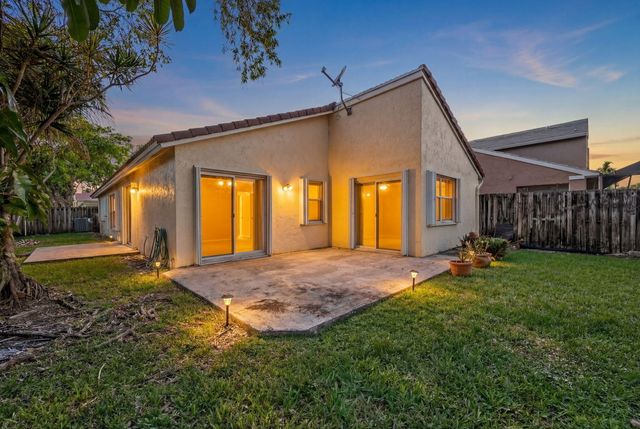 9549 NW 9th Court, Plantation, FL 33324