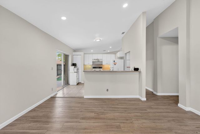 9549 NW 9th Court, Plantation, FL 33324