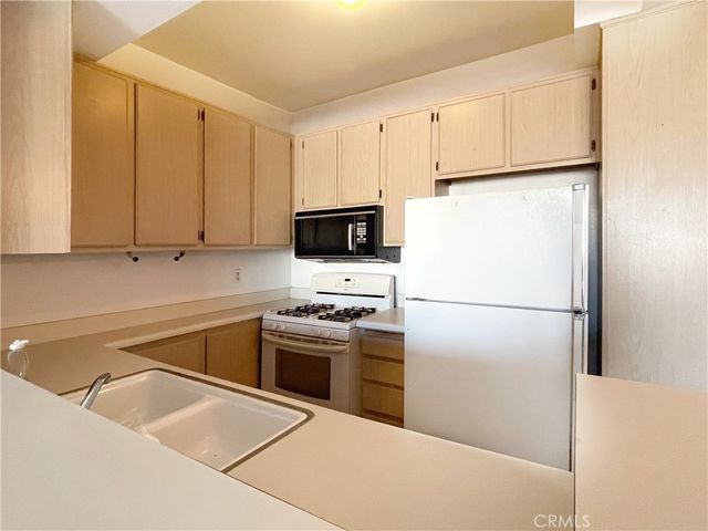 535 Magnolia Avenue 211, Long Beach, CA 90802