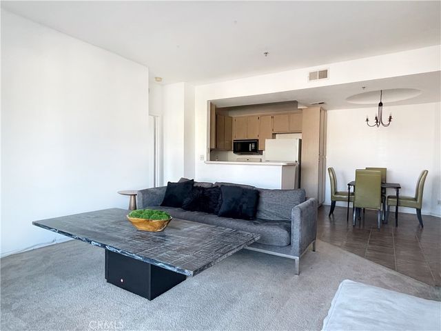 535 Magnolia Avenue 211, Long Beach, CA 90802