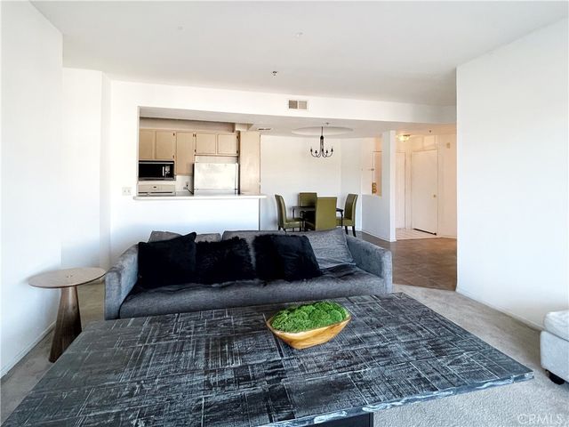 535 Magnolia Avenue 211, Long Beach, CA 90802