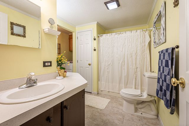 15 Sioux Road, East Hartford, CT 06118