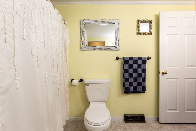 15 Sioux Road, East Hartford, CT 06118