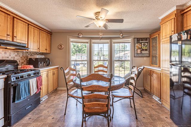 15 Sioux Road, East Hartford, CT 06118