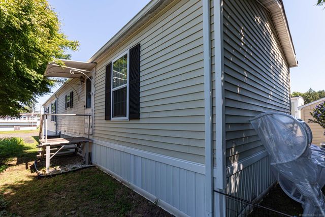 15 Sioux Road, East Hartford, CT 06118