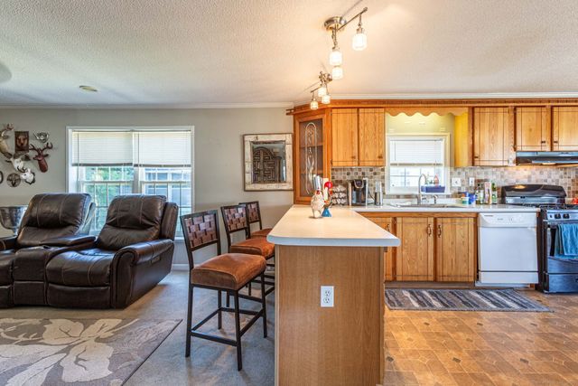 15 Sioux Road, East Hartford, CT 06118