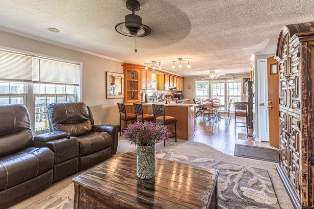 15 Sioux Road, East Hartford, CT 06118