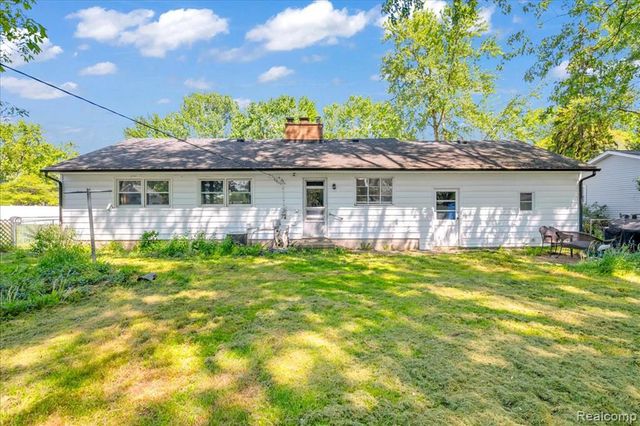 39401 Long Street, Harrison Twp, MI 48045