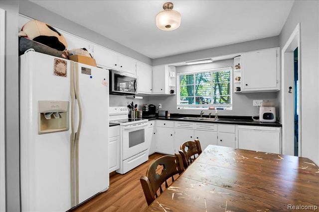 39401 Long Street, Harrison Twp, MI 48045