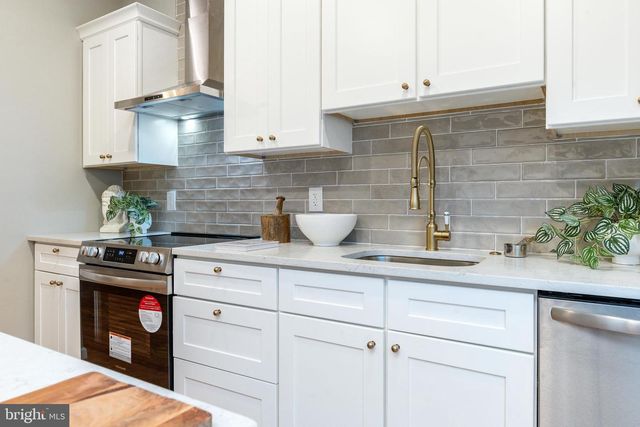 109 WATKINS ST, Philadelphia, PA 19148