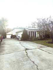 139 N Hemlock Avenue, Wood Dale, IL 60191