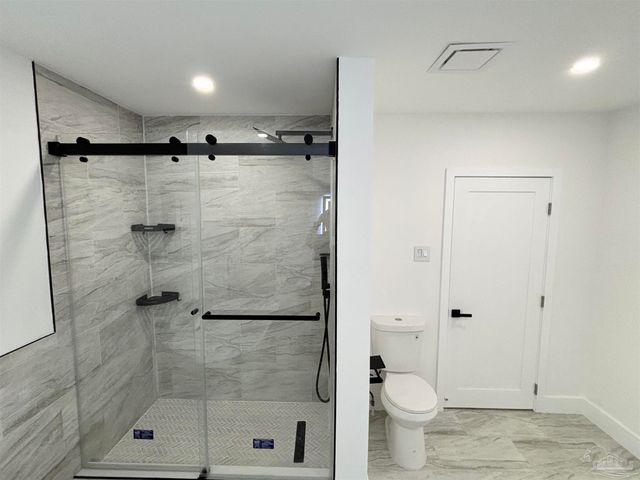 4731 Live Oak Ln, Pace, FL 32571