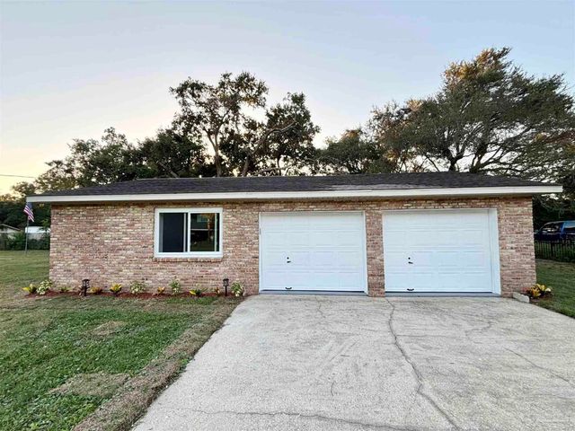 4731 Live Oak Ln, Pace, FL 32571