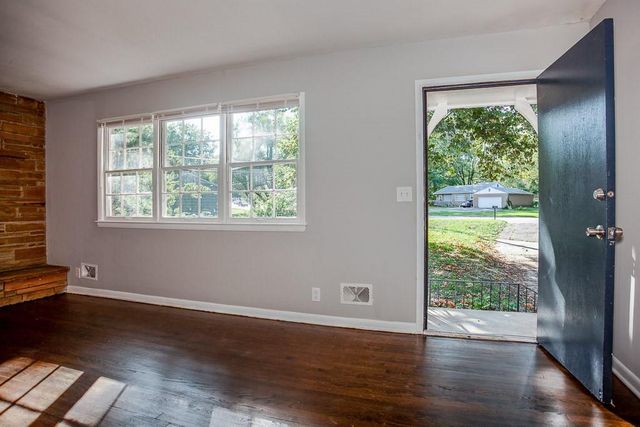 8007 Blue Ridge Boulevard, Raytown, MO 64138