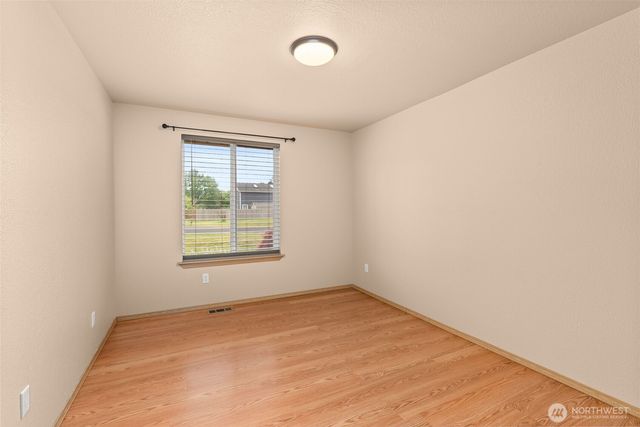 9024 Applegate Loop SW, Rochester, WA 98579