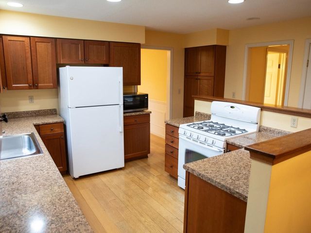 62 Summit Circle, Shelburne, VT 05482