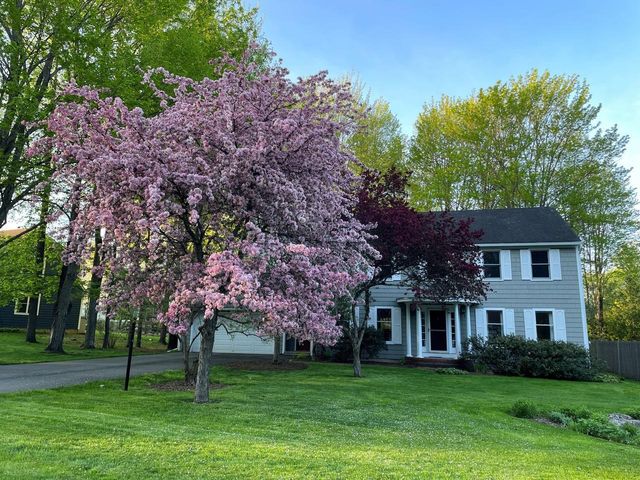 62 Summit Circle, Shelburne, VT 05482