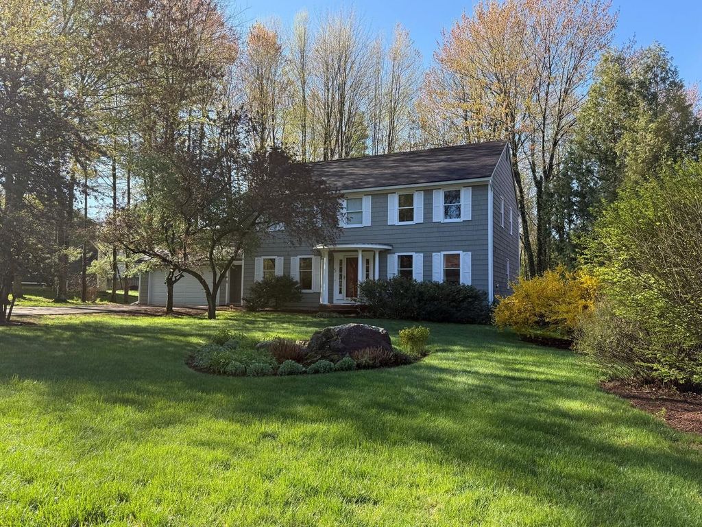 62 Summit Circle, Shelburne, VT 05482