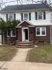 301 Hillside Rd, Elizabeth City, NJ 07208