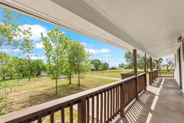 4582 State Highway 274, Trinidad, TX 75163
