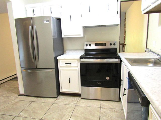 8605 N Servite DRIVE #204, Milwaukee, WI 53223