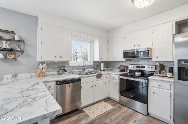 815 N Blackhoof Street, Wapakoneta, OH 45895