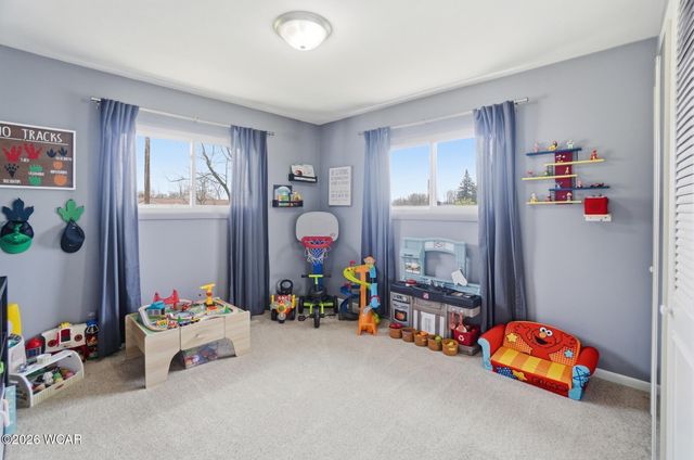 815 N Blackhoof Street, Wapakoneta, OH 45895