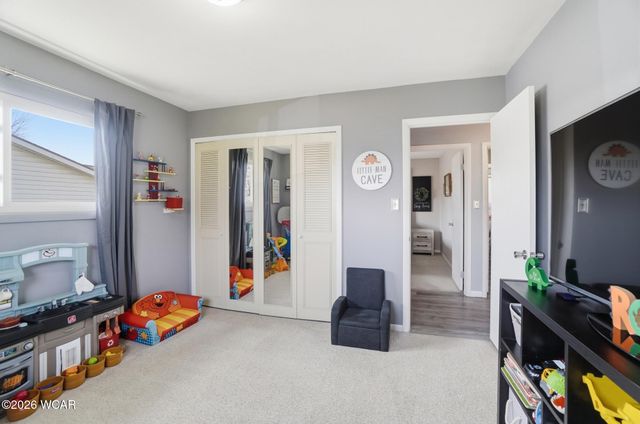 815 N Blackhoof Street, Wapakoneta, OH 45895