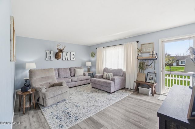 815 N Blackhoof Street, Wapakoneta, OH 45895