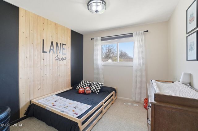 815 N Blackhoof Street, Wapakoneta, OH 45895