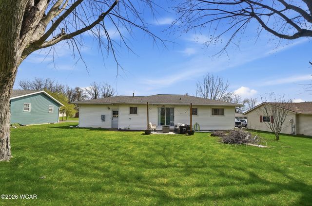 815 N Blackhoof Street, Wapakoneta, OH 45895