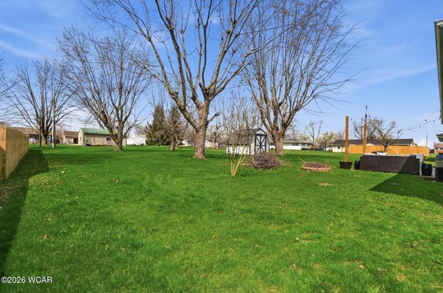 815 N Blackhoof Street, Wapakoneta, OH 45895