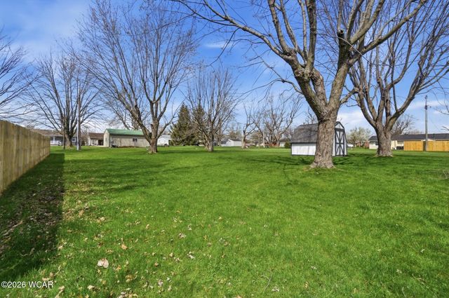 815 N Blackhoof Street, Wapakoneta, OH 45895