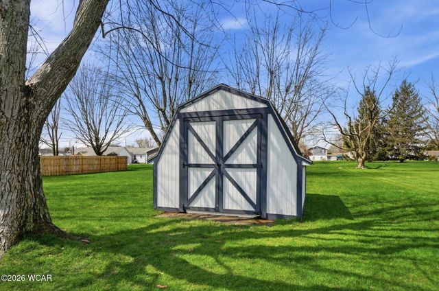 815 N Blackhoof Street, Wapakoneta, OH 45895