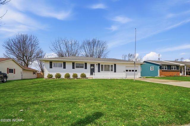 815 N Blackhoof Street, Wapakoneta, OH 45895