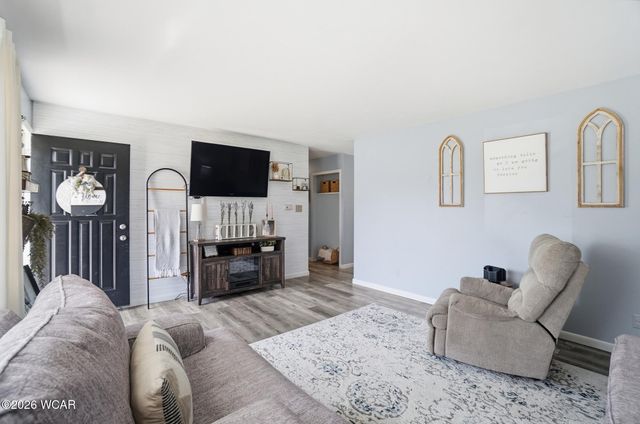 815 N Blackhoof Street, Wapakoneta, OH 45895