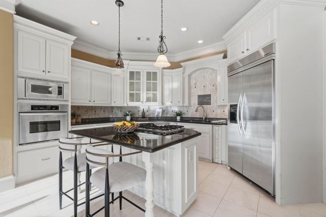 8110 Hideaway Lake Circle, Spring, TX 77389