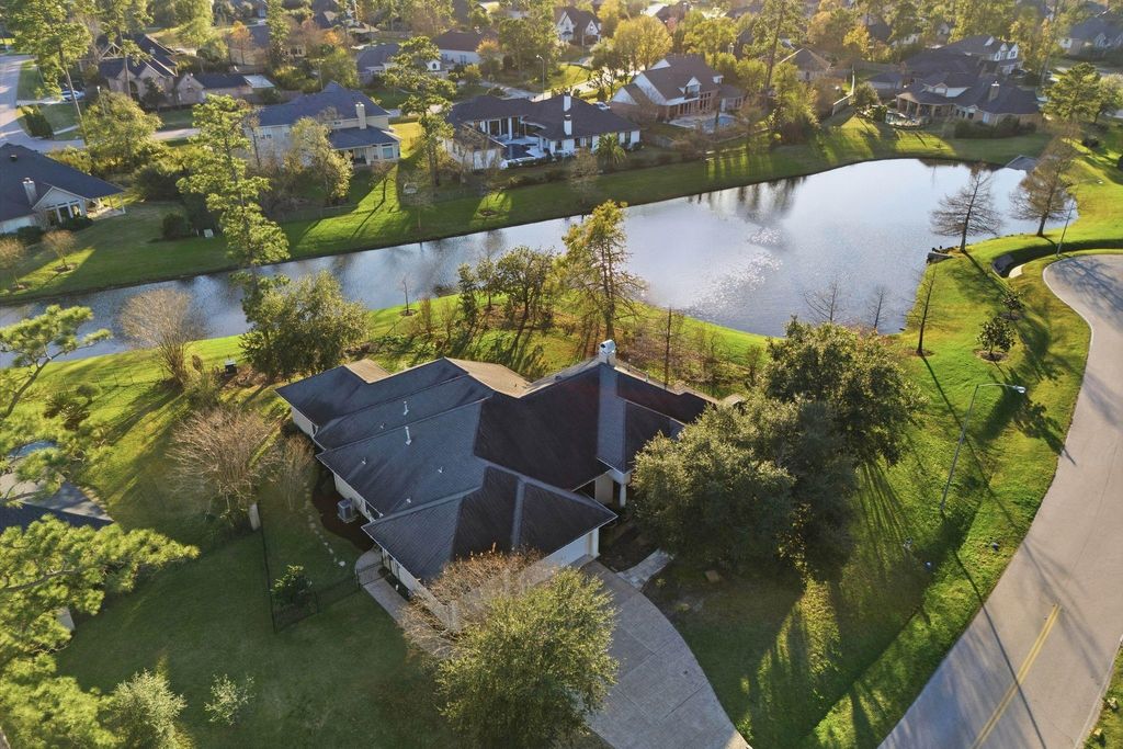 8110 Hideaway Lake Circle, Spring, TX 77389