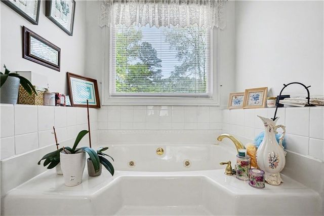 1329 Saxony Drive SE, Conyers, GA 30013