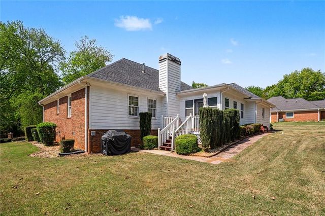 1329 Saxony Drive SE, Conyers, GA 30013