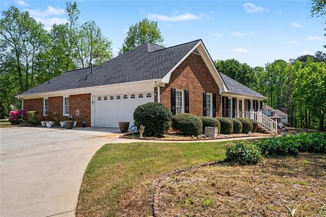 1329 Saxony Drive SE, Conyers, GA 30013