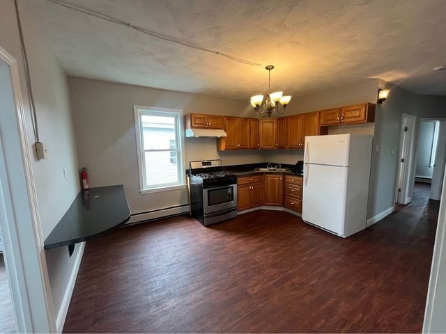 6 Dalton 3, Lowell, MA 01850