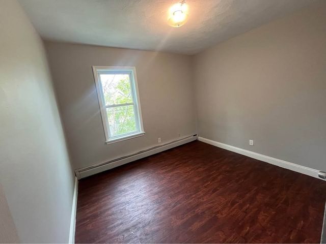 6 Dalton 3, Lowell, MA 01850