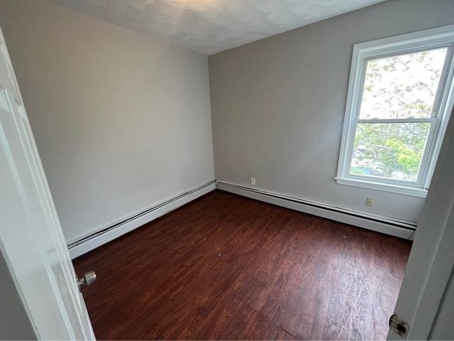 6 Dalton 3, Lowell, MA 01850