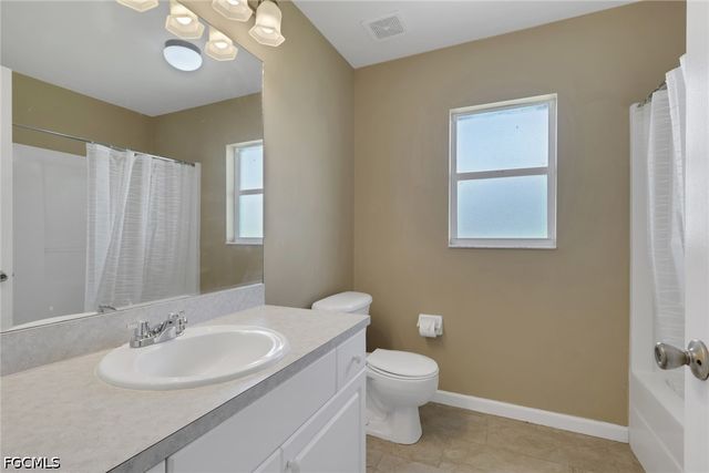 325 NE 30th TER, Cape Coral, FL 33909