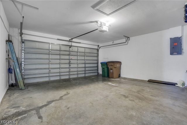 325 NE 30th TER, Cape Coral, FL 33909