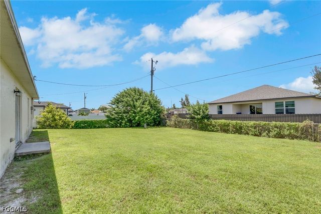 325 NE 30th TER, Cape Coral, FL 33909