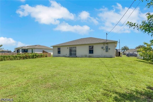 325 NE 30th TER, Cape Coral, FL 33909